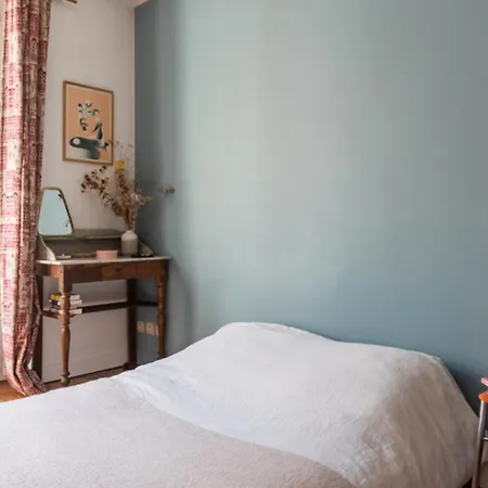 Nice And Bright T2 Designed With Wifi In Paris Apartment *